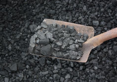Coal in Filipino .